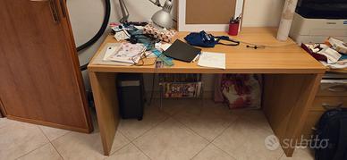 scrivania IKEA 140x75