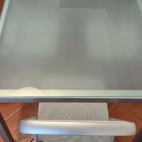 Tavolo in vetro e sedie