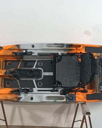 Kayak da pesca a pedali con elica SKF PEDAL 12