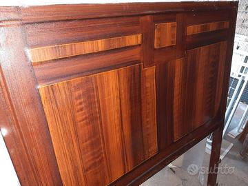 Letto in ferro d'epoca, verniciato finto legno