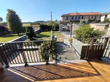 Macherio ufficio-studio in buono stato