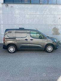 Toyota Proace City 1.2 Benz | 17.000 km |3posti