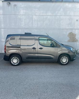Toyota Proace City 1.2 Benz | 17.000 km |3posti
