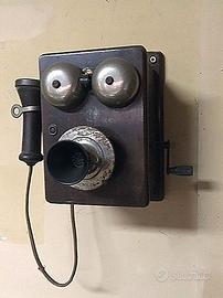 antico telefono a muro FATME