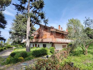 Villa o villino Monte Compatri