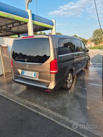 Mercedes V220 
