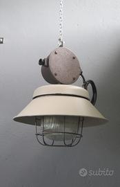 LAMPADA INDUSTRIALE RESTAURATA FUNZIONANTE