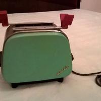 Caratteristico tostapane anni '60. CHICCA VINTAGE!