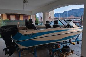 Barca Glastron carrello e motore