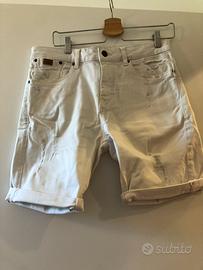 Pantaloni jeans corti