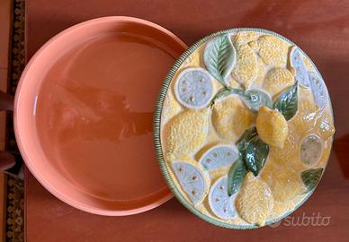 Teglia rotonda con coperchio decorato