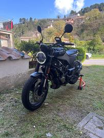 Husqvarna svartpilen 125 2023 A1