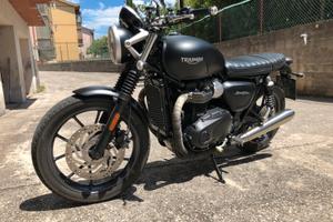 Triumph street twin 900