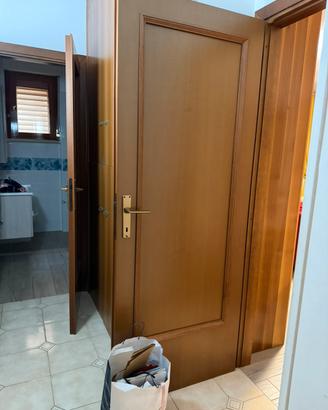Porte interne in legno complete di telaio