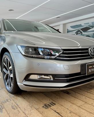 Volkswagen Passat 2.0 TDI DSG Highline BlueM. Tech