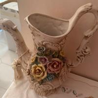 Brocca/Vaso decorativo in ceramica con fiori