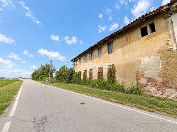 RUSTICO DA RISTRUTTURARE A LIGNANA - 250 MQ DI POT