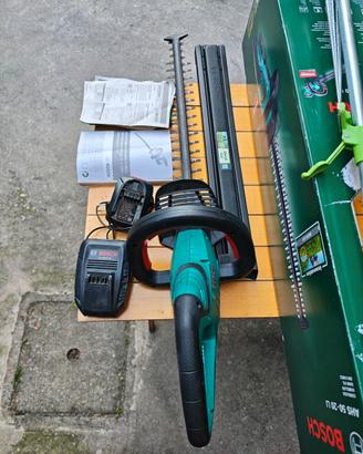 Bosch Tagliasiepi a batteria + Batteria