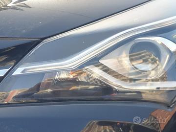 Faro anteriore sx LED TOYOTA YARIS Hybrid 