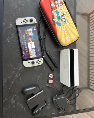 Nintendo Switch OLED Bianca + Custodia Cuphead