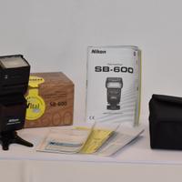 FLASH NIKON SB-600