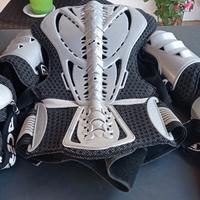 casco e pettorina 