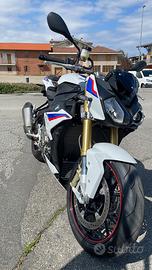 BMW S1000r