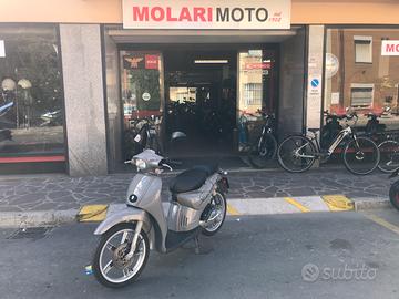 Aprilia Scarabeo 50 Street Grigio Pastello (129)