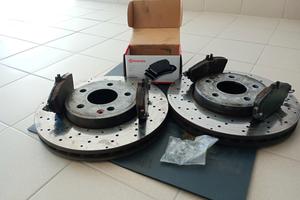 dischi pastiglie anteriori Mercedes w176 2014