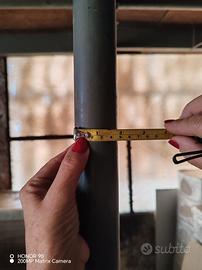 tubi innocenti più i crocchetti di sostegno 