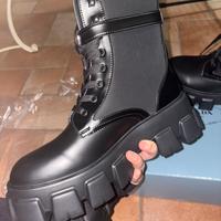 scarpe prada come nuove con scatola