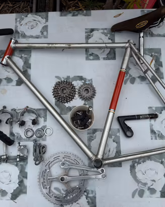 Telaio e componenti bici anni 70