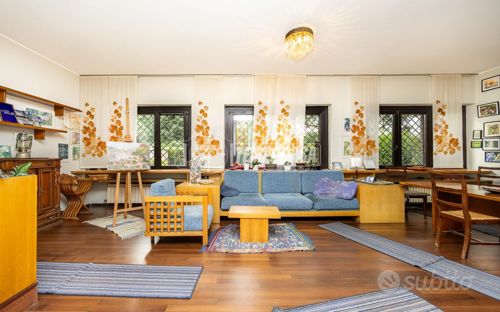 APPARTAMENTO IN VILLA CON PISCINA IN ZONA CAMPORI - Vista 2
