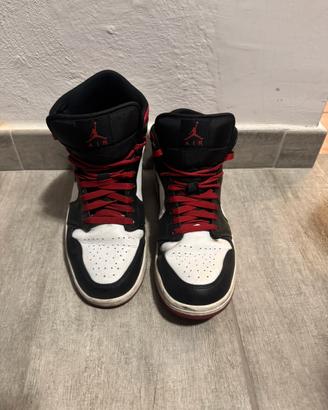 Nike Air Jordan MID 1