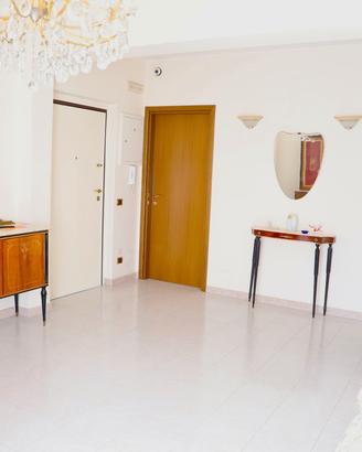 Appartamento rifinito 6 vani+tavernetta+garage