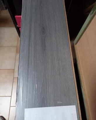 parquet in laminato rovere tinto grigio