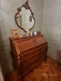 Piccola scrivania  con ribalta 