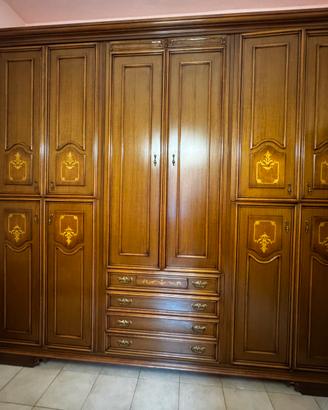 Armadio 6 ante in legno massello