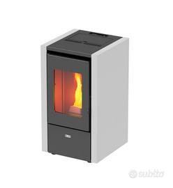 Stufa a Pellet da 6,2 Kw + 10 sacchi da 15 kg