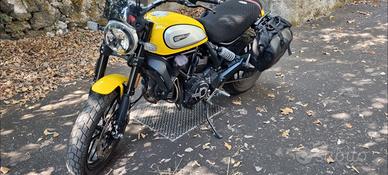 ducati scarmbler icon 800