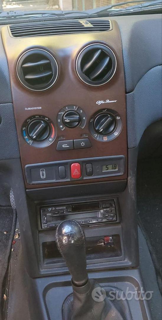 Alfa Romeo 146 2000 photo 5
