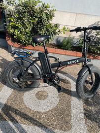 Bici elettrica Revoe