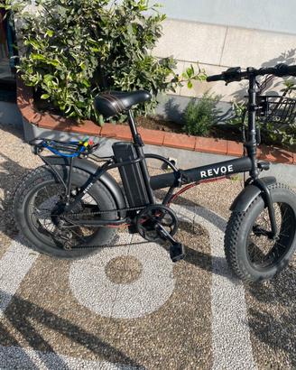 Bici elettrica Revoe