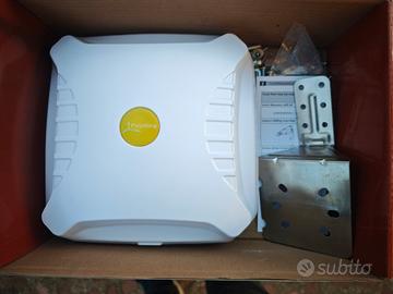 Antenna 5G Poynting più cavi.