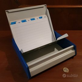 Schedario in metallo