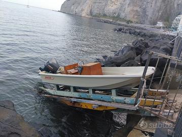 BOSTON WHALER 17 -perfette condizioni-