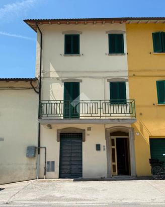 CASA SEMINDIPENDENTE A GUBBIO