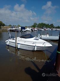 Barca cabinata con motore YAMAHA 80 cv 4 Tempi