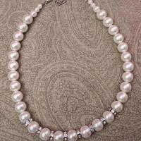 Girocollo con perle d'imitazione e swarovski 