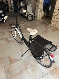 Bicicletta elettrica con pedalata assistita